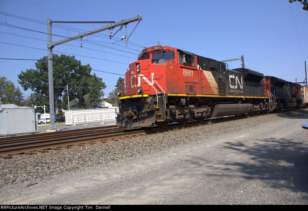 CN 8861 leading a B705 oiler